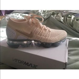 light cream vapormax